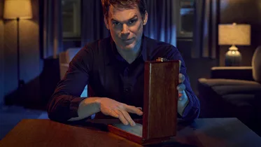 „Dexter: Zmartwychwstanie” – recenzja 1. sezonu serialu z Michaelem C. Hallem w roli seryjnego mordercy z kodeksem moralnym